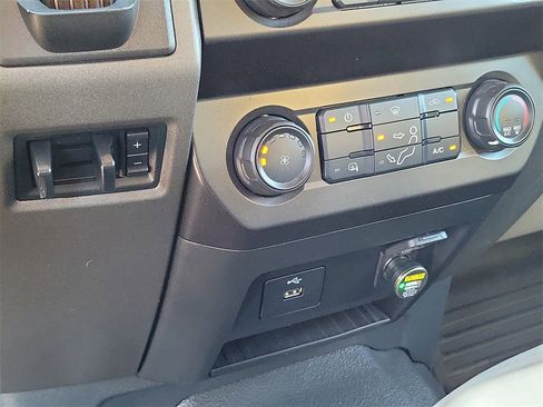 Used 2022 Ford F350 XL w/ Power Equipment Group image 28