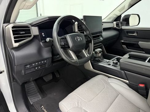 Used 2024 Toyota Tundra Limited AWD/4WD image 8