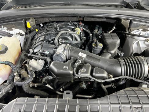 Used 2023 Jeep Grand Cherokee Limited w/ Black Appearance Package image 29