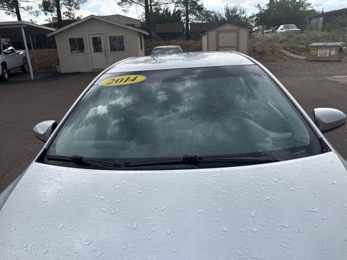 Used 2014 Toyota Camry SE FWD image 23