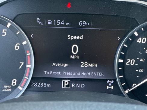 Used 2023 Nissan Titan SV image 23