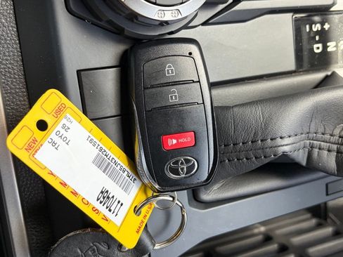 Used 2026 Toyota Tacoma TRD Off-Road AWD/4WD image 13