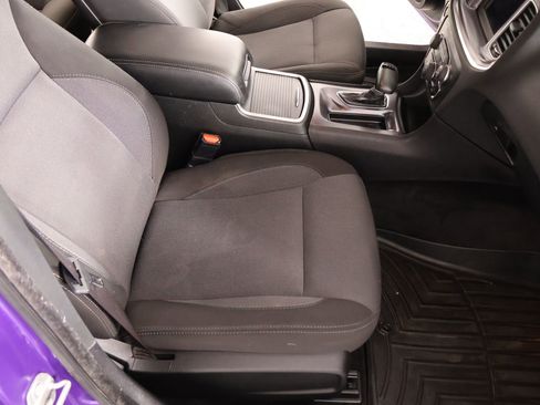 Used 2018 Dodge Charger SXT image 12