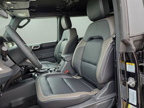 New 2026 Ford Bronco Outer Banks w/ Sasquatch Package AWD/4WD image 15