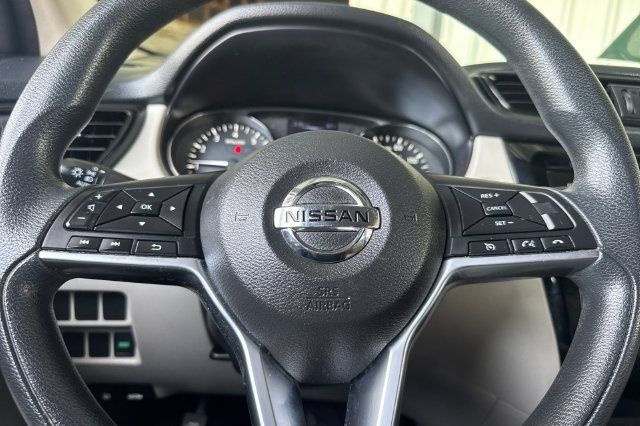 Used 2018 Nissan Rogue Sport SV FWD image 25