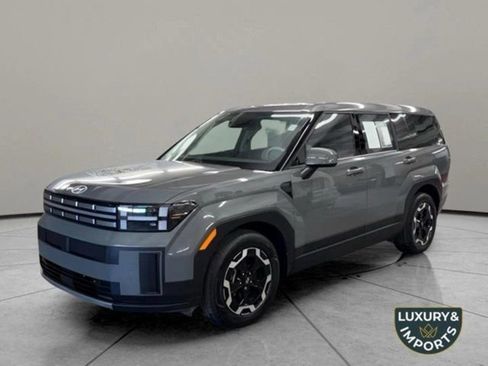 Used 2024 Hyundai Santa Fe SE image 1