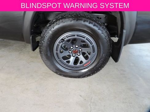 Used 2025 Nissan Frontier PRO-4X AWD/4WD image 14