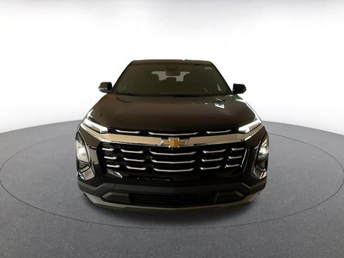 Used 2025 Chevrolet Equinox LT image 3