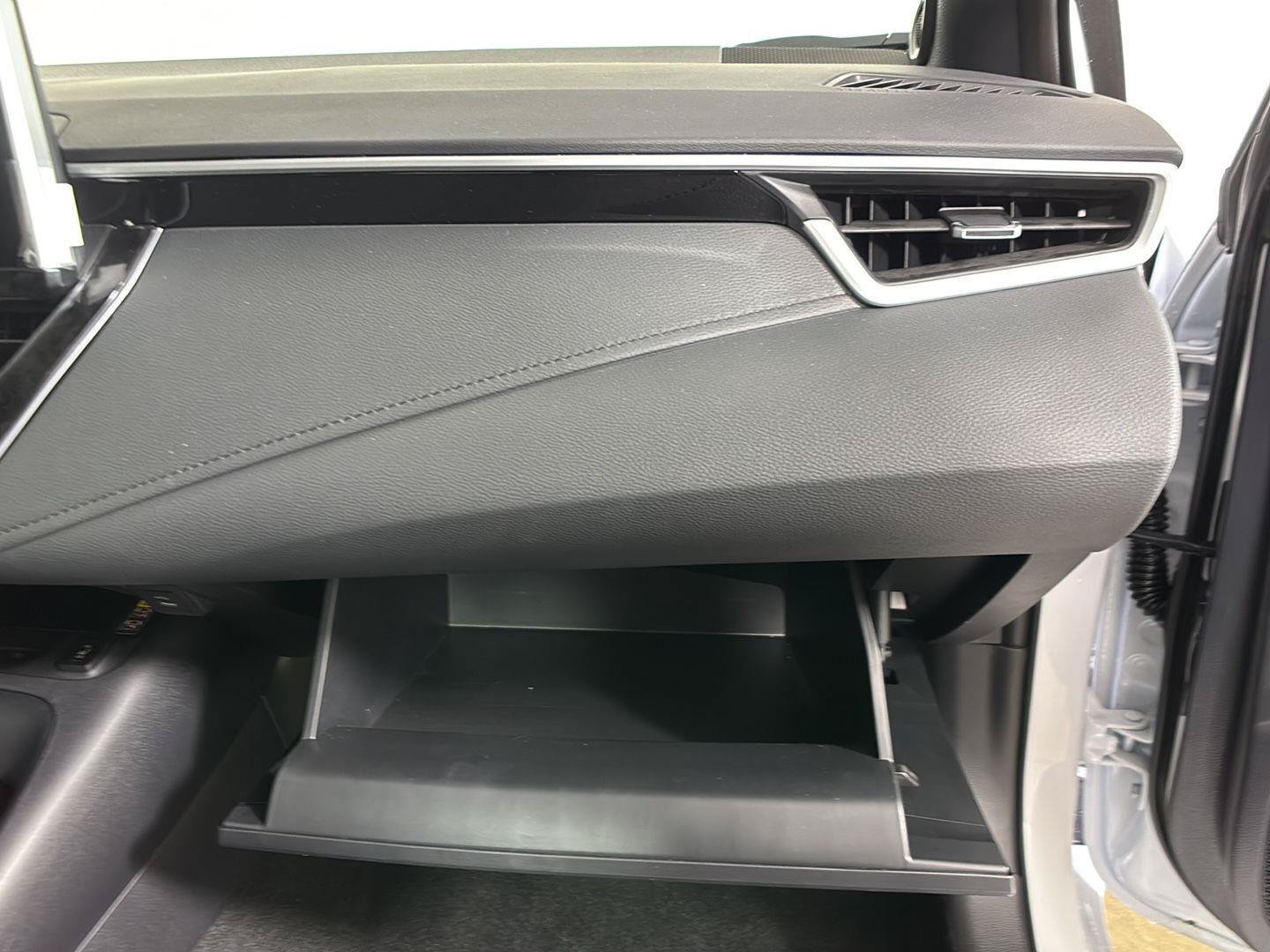 Used 2026 Toyota Corolla XSE FWD image 27