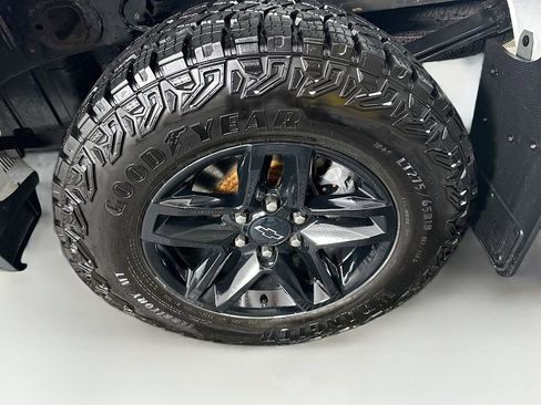 Used 2024 Chevrolet Silverado 1500 Custom Trail Boss image 11