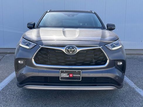 Used 2024 Toyota Highlander Platinum AWD/4WD image 10