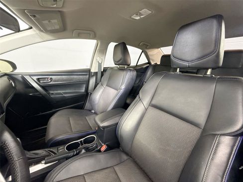 Used 2017 Toyota Corolla SE FWD image 3