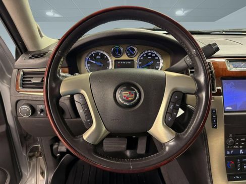 Used 2013 Cadillac Escalade Platinum AWD/4WD image 9
