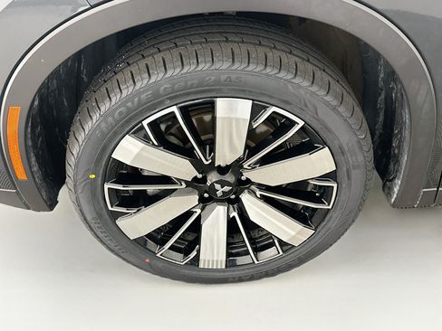 Used 2025 Mitsubishi Outlander SE AWD/4WD image 11