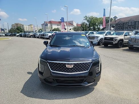 Used 2024 Cadillac XT4 Premium Luxury w/ Technology Package FWD image 2
