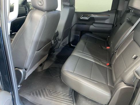 Used 2022 Chevrolet Silverado 1500 LT Trail Boss w/ Convenience Package II image 14