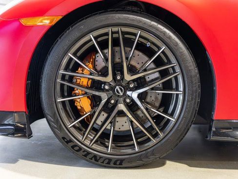 Used 2023 Nissan GT-R Premium w/ Premium Interior Package AWD/4WD image 22