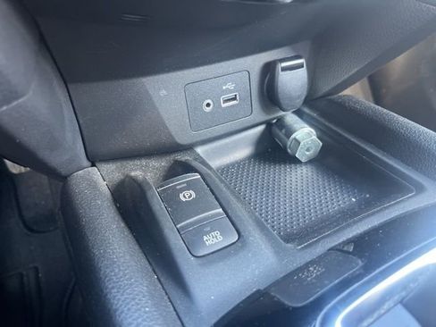 Used 2019 Nissan Rogue SV w/ Premium Package image 19