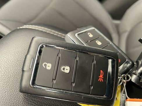 Used 2023 Jeep Grand Cherokee L Laredo AWD/4WD image 33