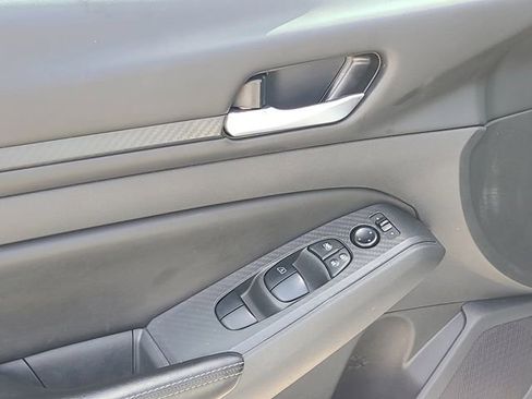 Used 2024 Nissan Altima 2.5 SV FWD image 20