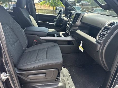 New 2026 RAM 1500 Express AWD/4WD image 13