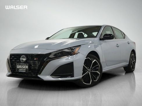 Used 2023 Nissan Altima 2.5 SR AWD/4WD image 1
