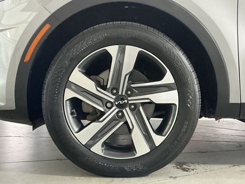 Used 2023 Kia Sorento EX AWD/4WD image 13