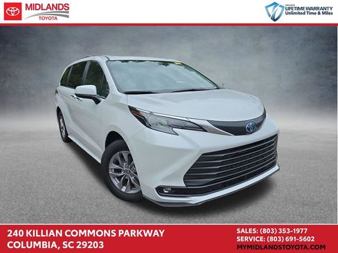 Used 2025 Toyota Sienna XLE w/ XLE Plus Package AWD/4WD image 1