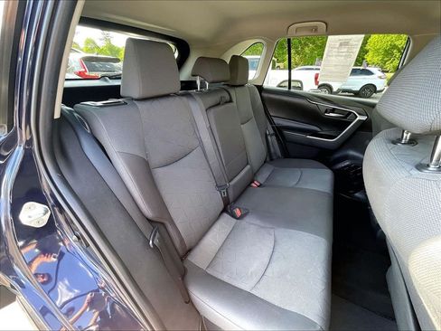 Used 2022 Toyota RAV4 XLE AWD/4WD image 19