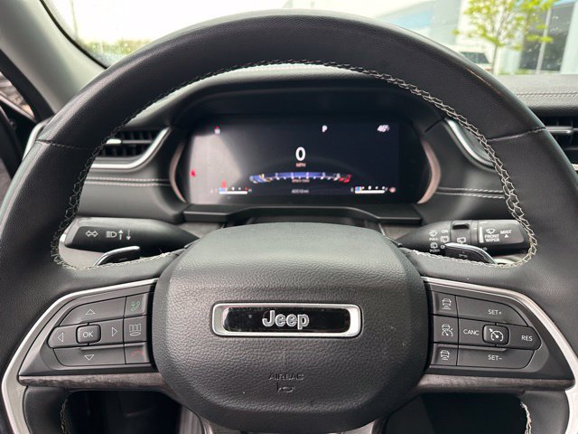 Used 2023 Jeep Grand Cherokee L Limited w/ Black Appearance Package AWD/4WD image 24
