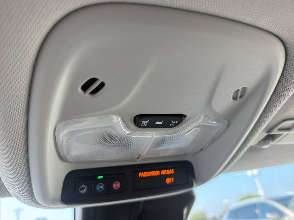 Used 2025 Chevrolet TrailBlazer LT AWD/4WD image 23