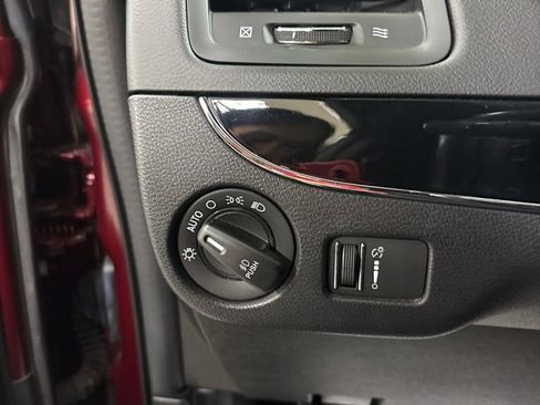 Used 2018 Dodge Grand Caravan SE FWD image 10