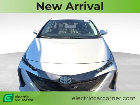 Used 2018 Toyota Prius Prime Plus image 3