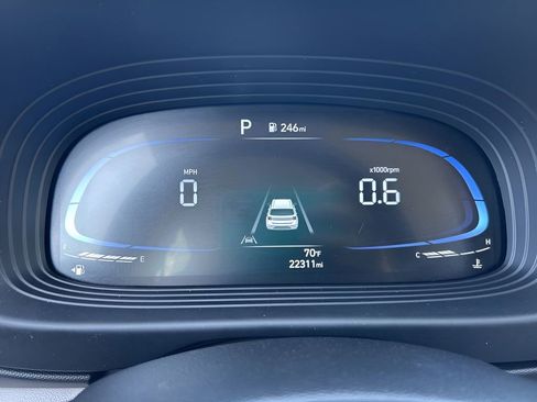 Used 2025 Hyundai Venue SEL FWD image 21