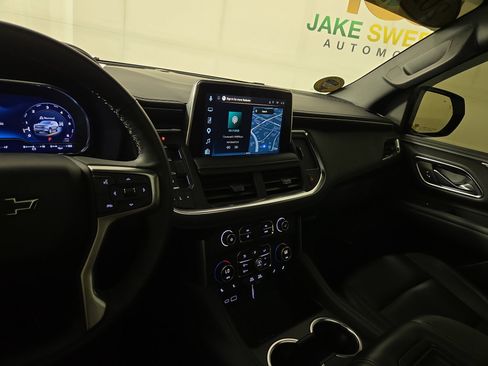 Used 2024 Chevrolet Tahoe Z71 w/ Luxury Package AWD/4WD image 26