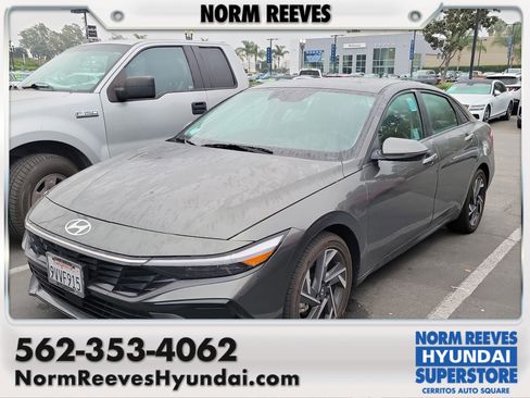 Used 2025 Hyundai Elantra Limited image 1