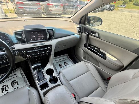 Used 2018 Kia Sportage EX w/ EX Premium Package FWD image 19