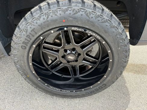 Used 2019 Chevrolet Silverado 1500 RST AWD/4WD image 26