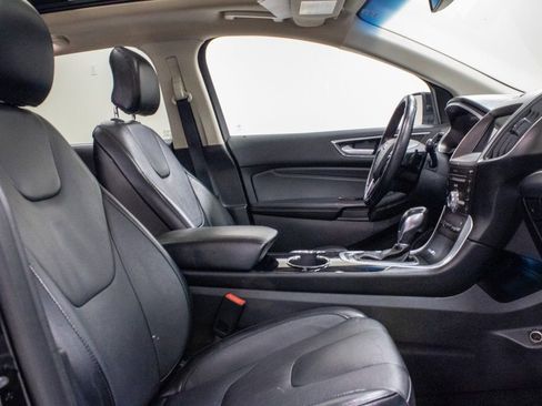Used 2018 Ford Edge Titanium w/ Technology Package image 6