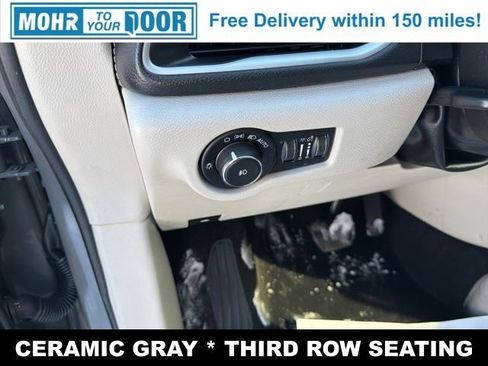 Used 2021 Chrysler Pacifica Touring-L image 14