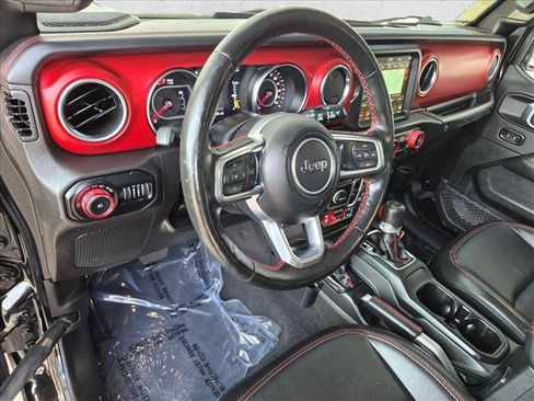 Used 2022 Jeep Wrangler Unlimited Rubicon w/ Cold Weather Group AWD/4WD image 13