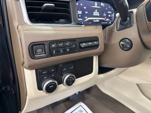Used 2022 GMC Yukon Denali image 43