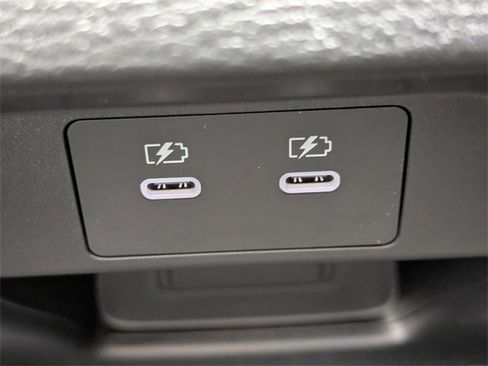 New 2025 Mitsubishi Outlander SE image 15