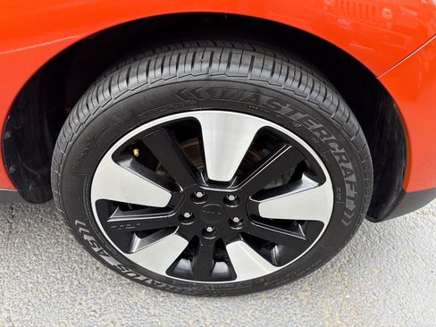 Used 2019 Kia Soul + image 10