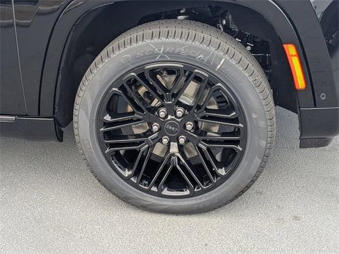 New 2026 Jeep Grand Wagoneer Limited image 11