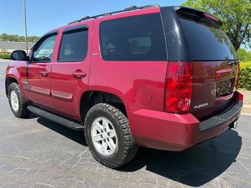 Used 2007 GMC Yukon SLT w/ SLT Preferred Equipment Group AWD/4WD image 3