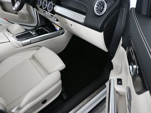 Certified 2025 Mercedes-Benz GLB 250 image 22