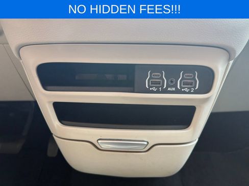 Used 2023 Chrysler Pacifica Touring-L FWD image 22