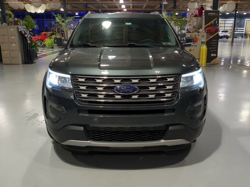 Used 2016 Ford Explorer XLT w/ Equipment Group 202A AWD/4WD image 3