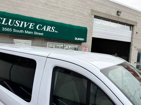 Used 2024 Ford Transit 350 XLT image 9